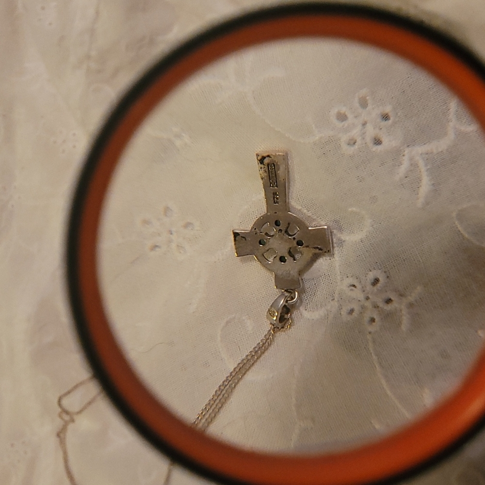 Genuine Emerald and Pearl Celtic Cross - Picture 4 of 9